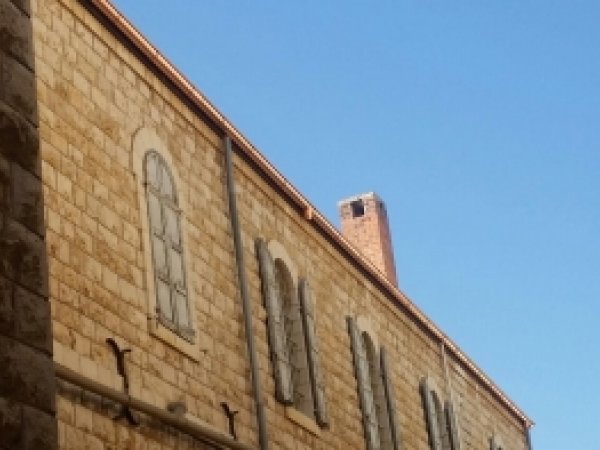 החלפת ושיפוץ גג ומרזבים - בית נזירות נצרת